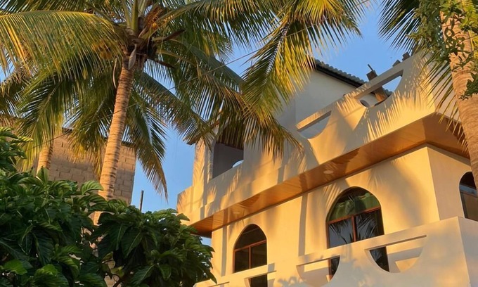Puerto Villamil Hotel | Hostal Muro de las Lagrimas