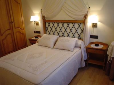 Yesa Casa | Hostal Restaurante Arangoiti