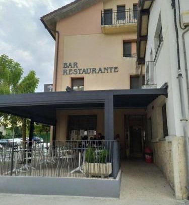 Zudaire Casa | Hostal Restaurante Ibaisek