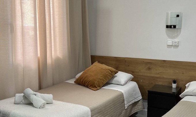 La Sagrada Familia Casa | Hostal Ruta de Francia