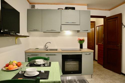 Sestriere Apartamento | Hostdomus - Grey Mono