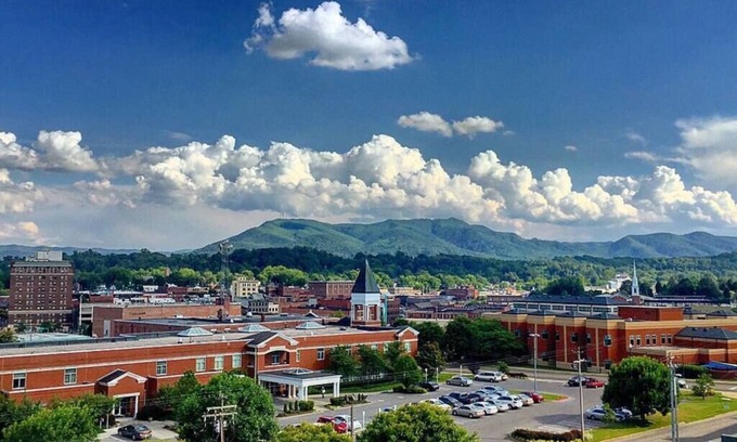 Johnson City Condominio | The Boho Experience✯2bed 2. 5bath✯King Bed✯50 "Smart TV✯Kid friendly