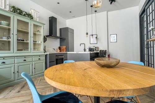 Scheveningen Apartamento | Hosted by Wendy Prins Willem 1