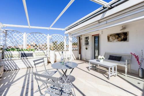 Quartiere XXVII Primavalle Apartamento | Hostly-Salotti Terrace Suite-20min to Vatican
