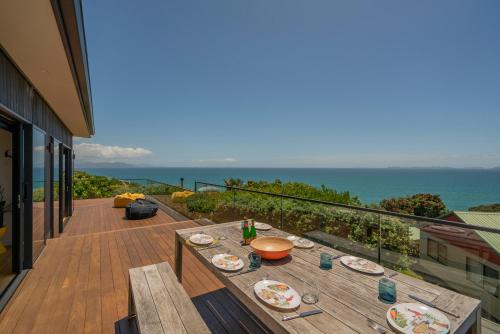 Rings Beach Casa | Hosts on the Coast Ātaahua.