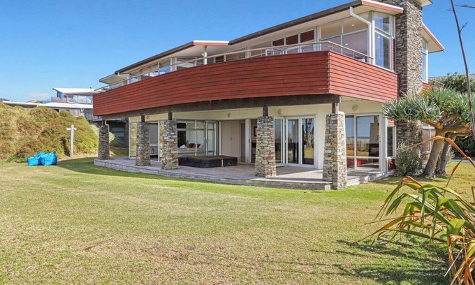 Whiritoa Casa | Hosts on the Coast Beachside Beauty Whiritoa
