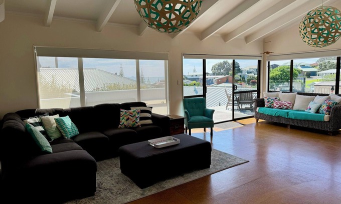 Onemana Casa | Hosts on the Coast Island Views