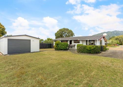Pauanui Casa | Hosts on the Coast Park & Play
