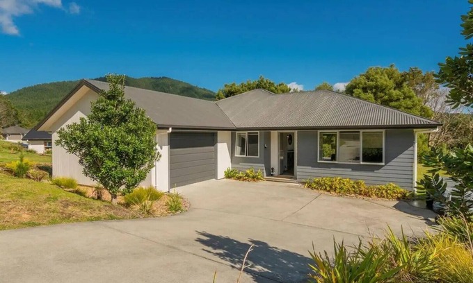 Pauanui Casa | Hosts on the Coast Pauanui Pines