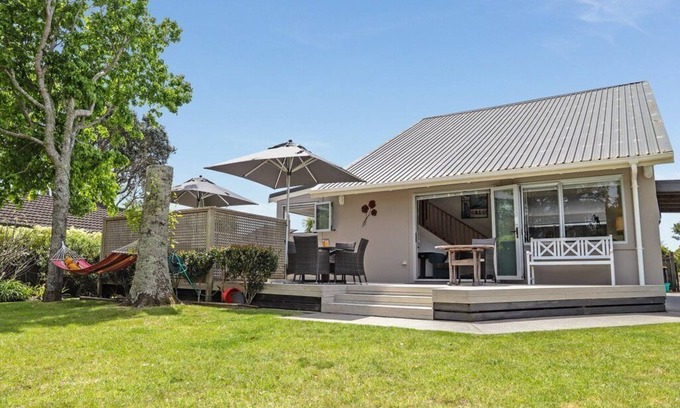 Pauanui Casa | Hosts on the Coast Sun Kissed Family Fun