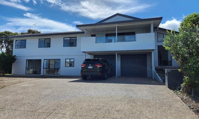 Whitianga Casa | Hosts on the Coast Top 100 on Centennial