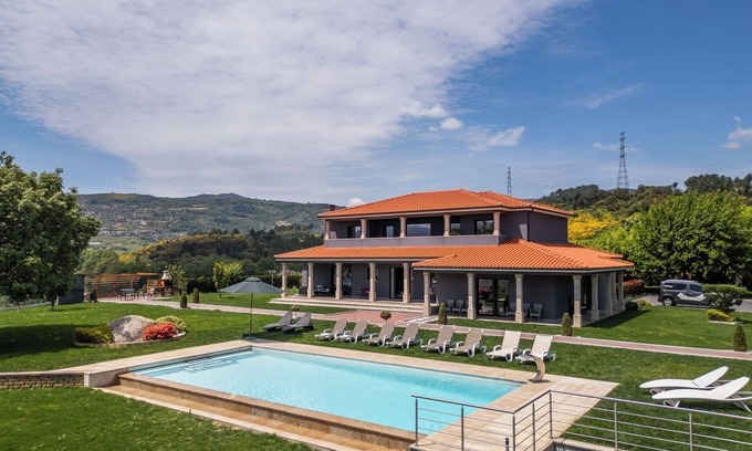 Miguas Casa | HostWise - 10BR Douro Villa with Pool