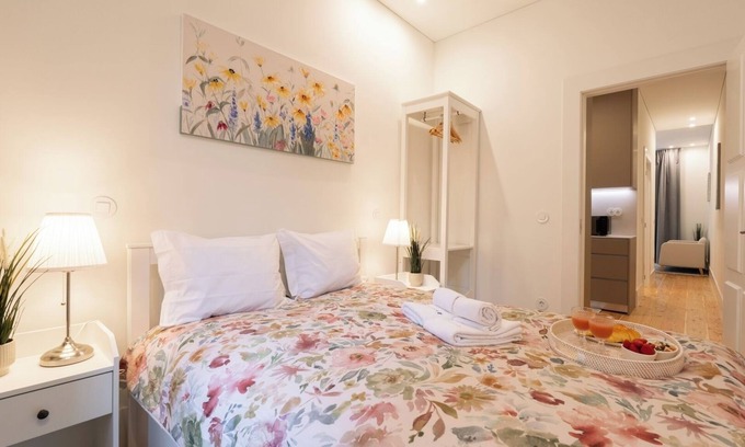 Guimaraes Apartamento | HostWise - Central Apts Near Guimarães Sites