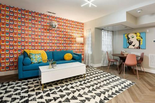 East Allegheny Casa | HostWise Stays - King Bed - Free Street Parking - Walkable Location