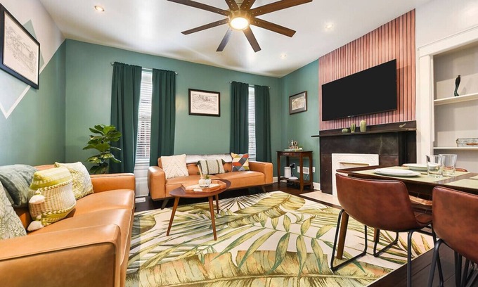 Bloomfield Casa | ★HostWise Stays★ Off Street Parking, Walk to Hospitals + Great Food