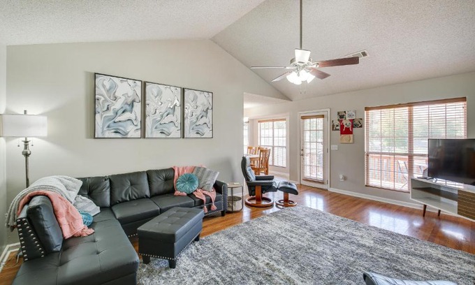 Rockwell Casa | Hot Springs Getaway with Deck, 8 Mi to Downtown!