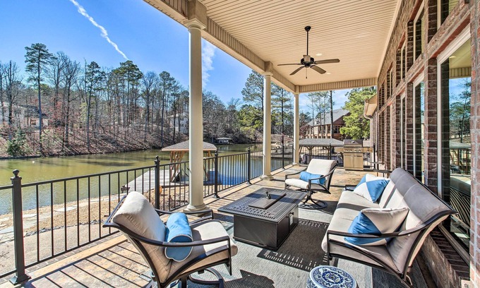 Hot Springs Village Casa | Hot Springs Village Home w/ Dock + Patio!