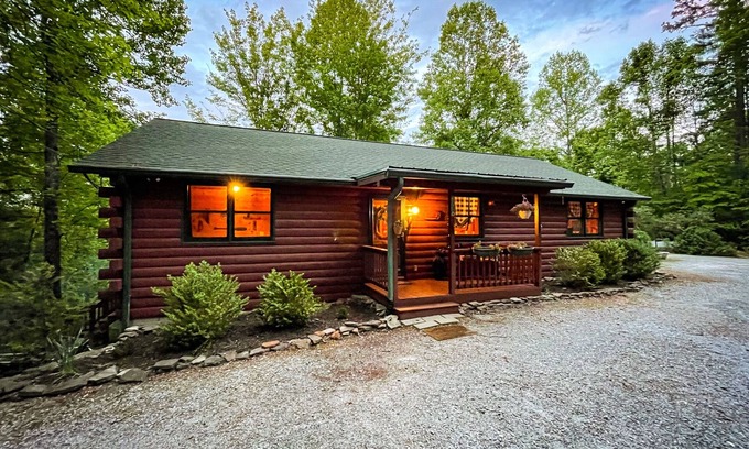 Franklin Cabina | Hot Tub-3 Kings-stunning VIEW - Dog Friendly, Wifi, Fire Pit, Garden, Games
