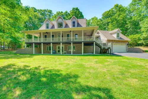 Windwood Coves Casa | Hot Tub and Amenity Access Lake Anna Retreat!