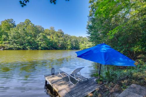Chesapeake Ranch Estates-Drum Point Casa | Hot Tub and Beach Access Lakefront Getaway in Lusby