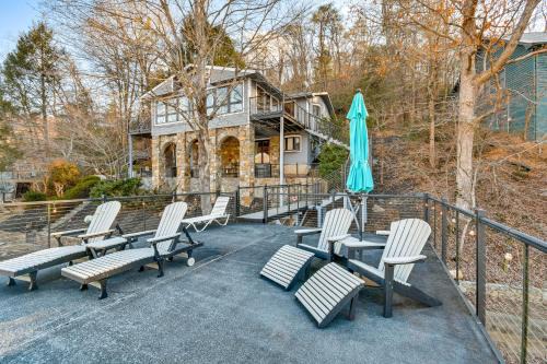 Lake Lure Casa | Hot Tub and Deck Cabin in Blue Ridge Mountains