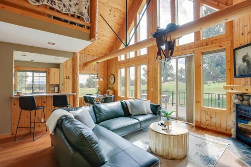 Redmond Casa | Hot Tub and Golf View Eagle Crest Resort Escape!