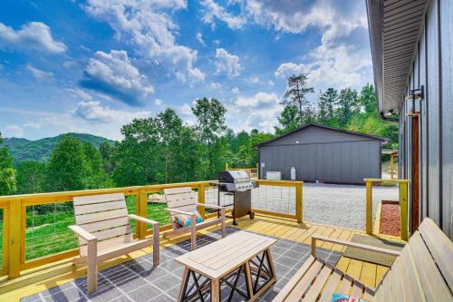 Unaka Casa | Hot Tub and Mtn Views Pet-Friendly Englewood Cabin