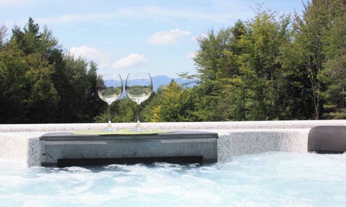 Stowe Casa | Large Hot Tub, Stunning Views. King and Queen Beds