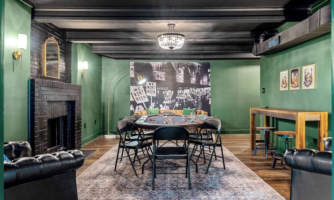 Shelbyville Casa | Hot Tub | Bourbon Trail | Speakeasy | Game Rm