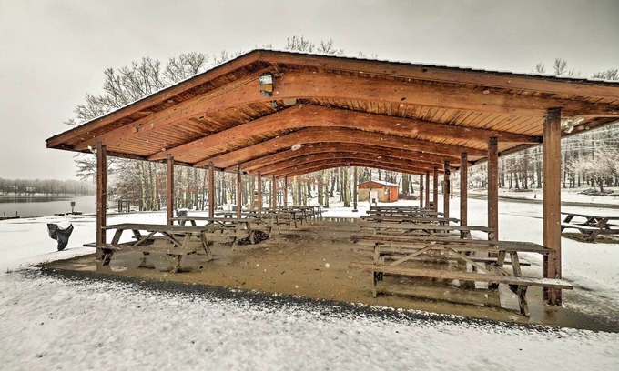 Pocono Mountain Lake Cabaña | Hot Tub + Deck: Pet-friendly Poconos Getaway!