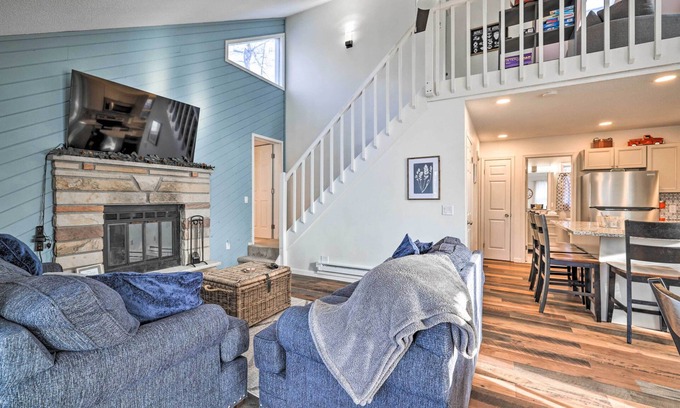 Tobyhanna Cabaña | Hot Tub, Fire Pit & Game Room: Tobyhanna Home!