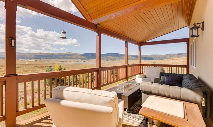 Angel Fire Casa | Hot Tub & Fire Pit: Idyllic Getaway in Angel Fire!