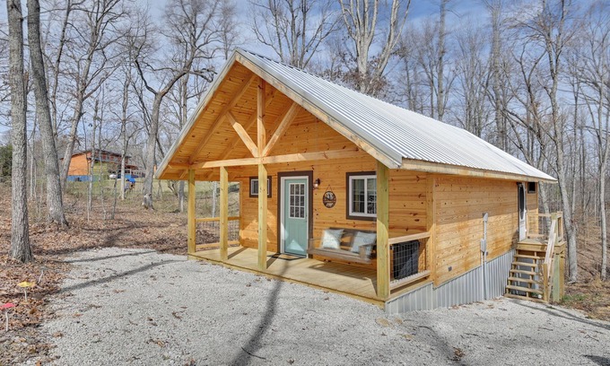 Frenchburg Apartamento | Hot Tub & Fire Pit: Romantic Getaway in Frenchburg