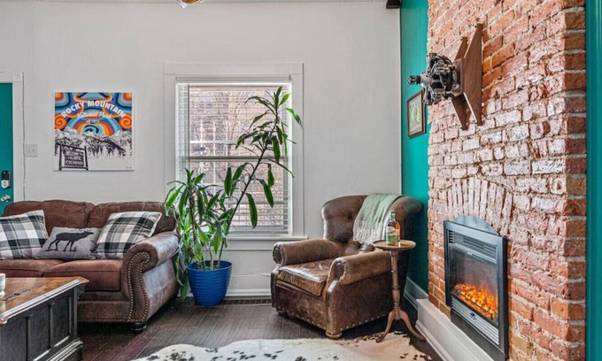 Curtis Park Casa | HOT TUB Firepit Pool Table Patio Downtown Denver