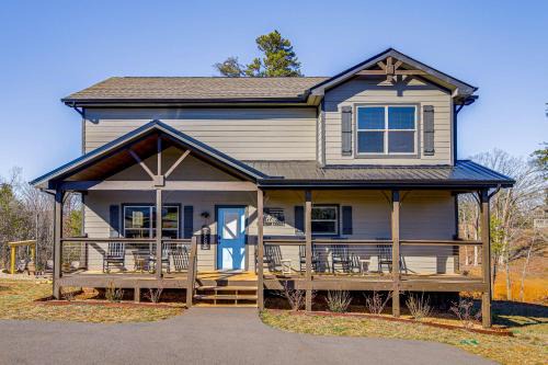 Sevierville Casa | Hot Tub, Fireplace and Views Sevierville Retreat!