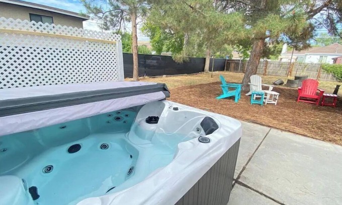Rose Park Casa | Hot Tub Haven SLC 4bd/2ba house 10min airport! 30-Day Minimum
