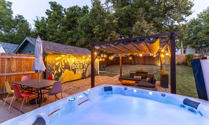Benson Casa | Hot tub in beautiful backyard!