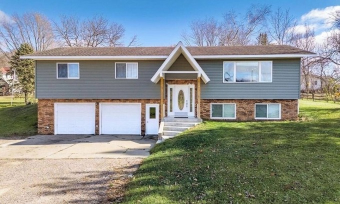 Leland Casa | Hot-tub/King Bed/Snowmobile Trail @ The Hemlock