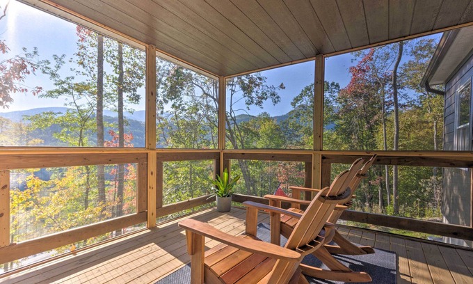 Marion Casa | Hot Tub & Mountain Views: Secluded Marion Escape!