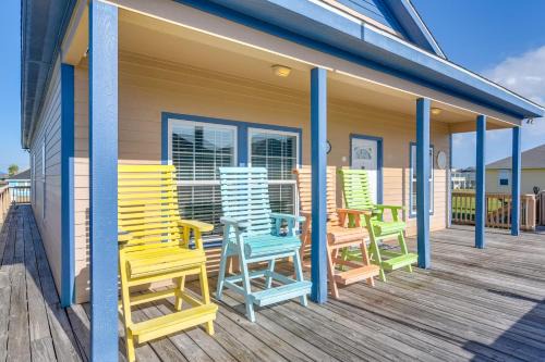Crystal Beach Casa | Hot Tub, Patio and Deck Coastal Crystal Beach Home!