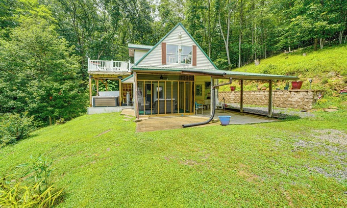 Adrian Casa | Hot Tub + Pet Friendly: Quiet French Creek Getaway