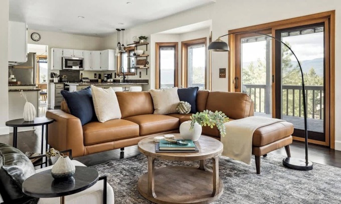 Evergreen Casa | Hot Tub | Scenic Views | Spacious Deck | Game Room