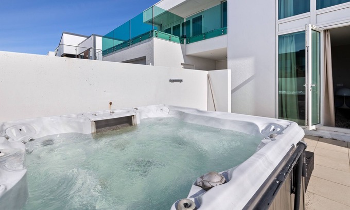 Garðabær Casa | Hot Tub Villa in the Suburbs