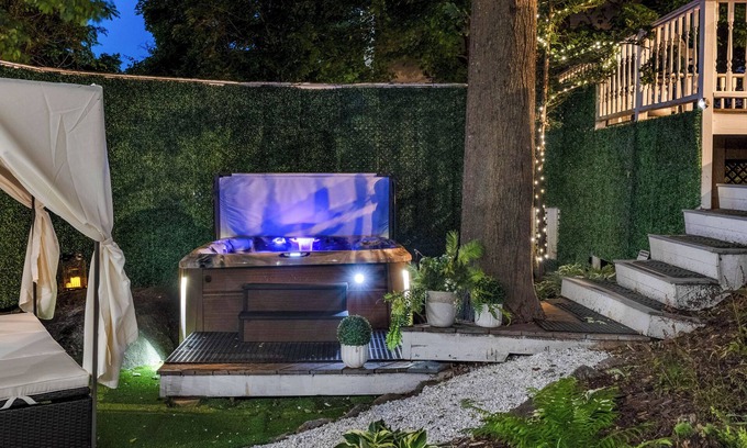 Meredith Casa | Hot Tub + Walk to Lakeside Dining: Meredith Home!