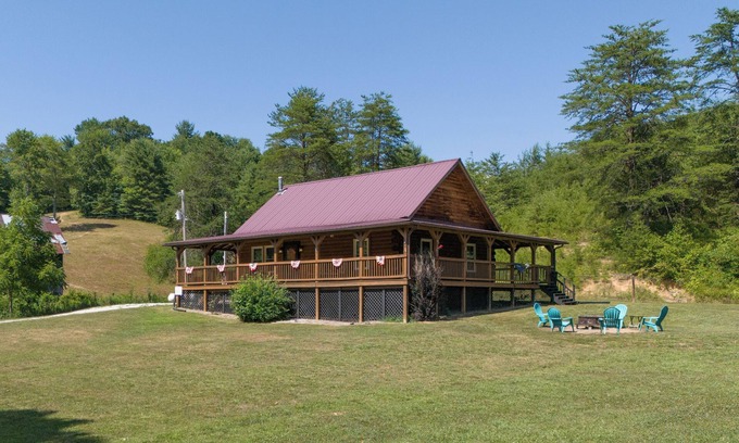 Hazel Green Cabina | Hot Tub, WiFi, Firepit, Pay Lake - HazelBrook Haven - Red River Gorge, Kentucky!