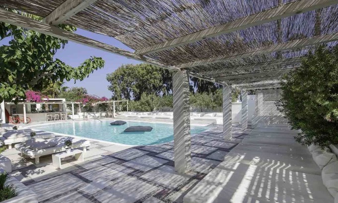 Kamari Hotel | Hotel 28