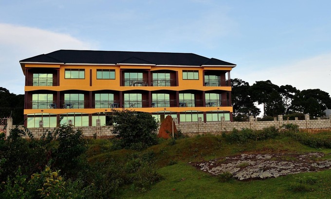 Entebbe Hotel | Hotel 4 Penguins
