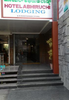 Hassan Cabina | Hotel Abhiruchi Lodging
