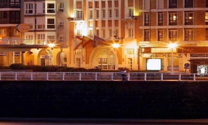 Centro de la ciudad de Gijón Hotel | Hotel Alcomar