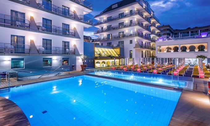 Santa Susanna Hotel | Hotel Alhambra